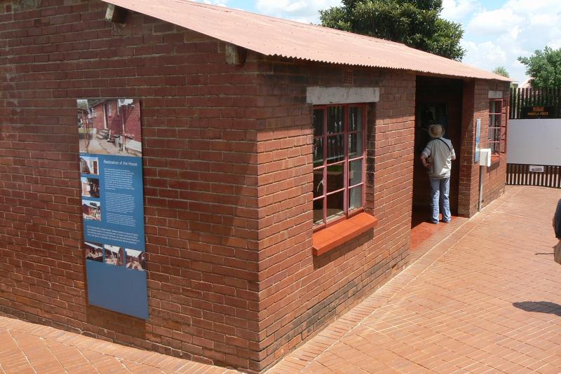 75 JOANNESBURG Soweto Mandela House